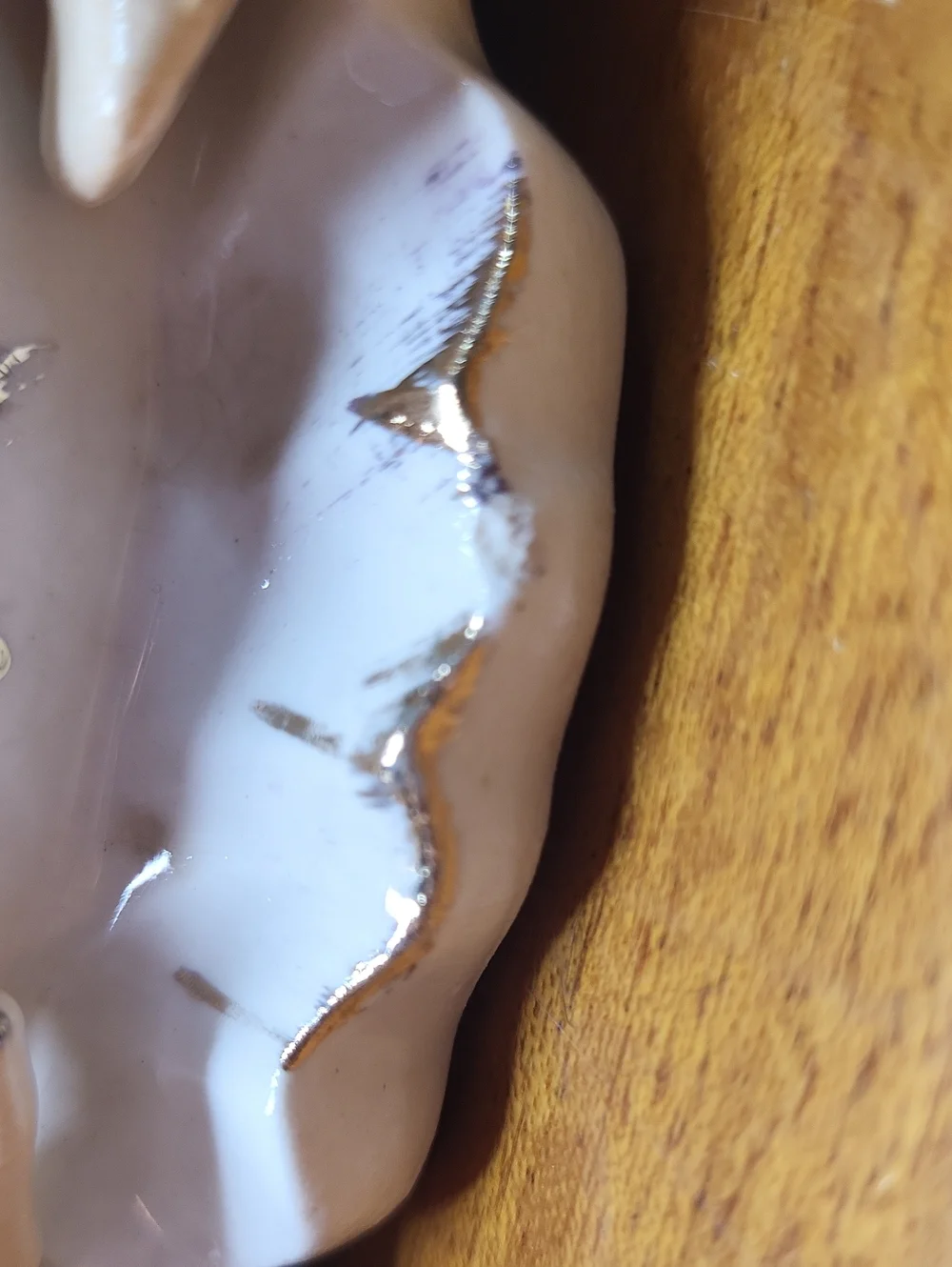 Porcelain Cherub Shell Planter in White and Gold